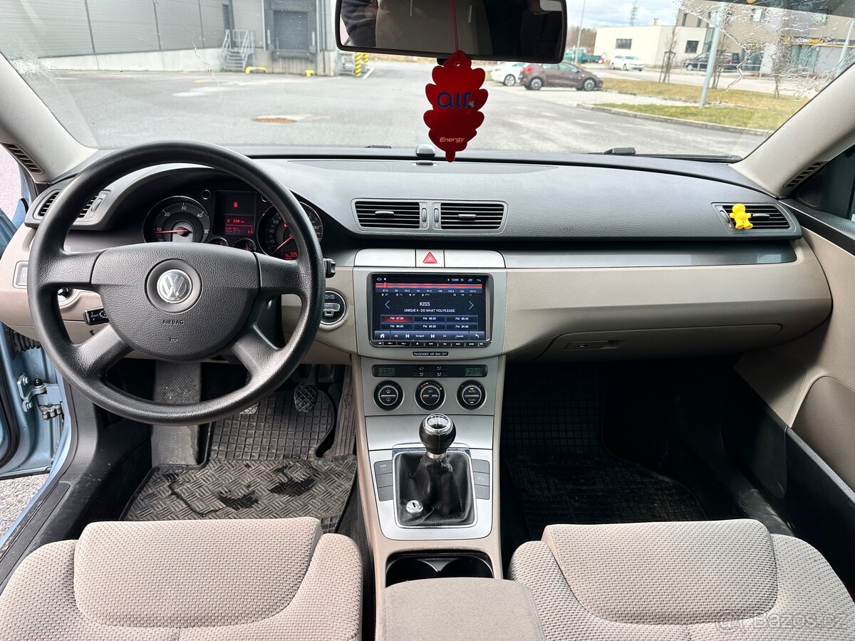 Volkswagen Passat 2.0TDi 103kW BKP - 11