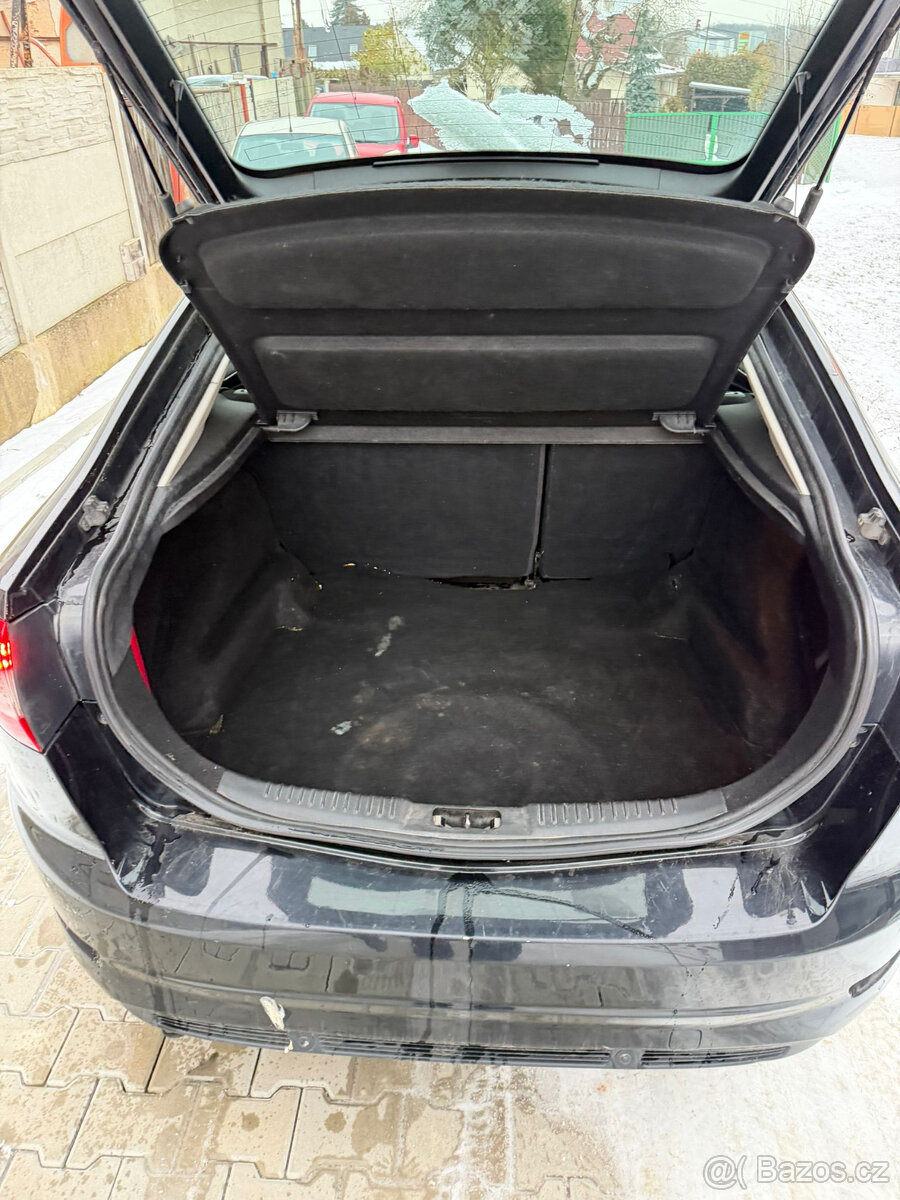 Ford Mondeo 1.6i TOP STAV - 11