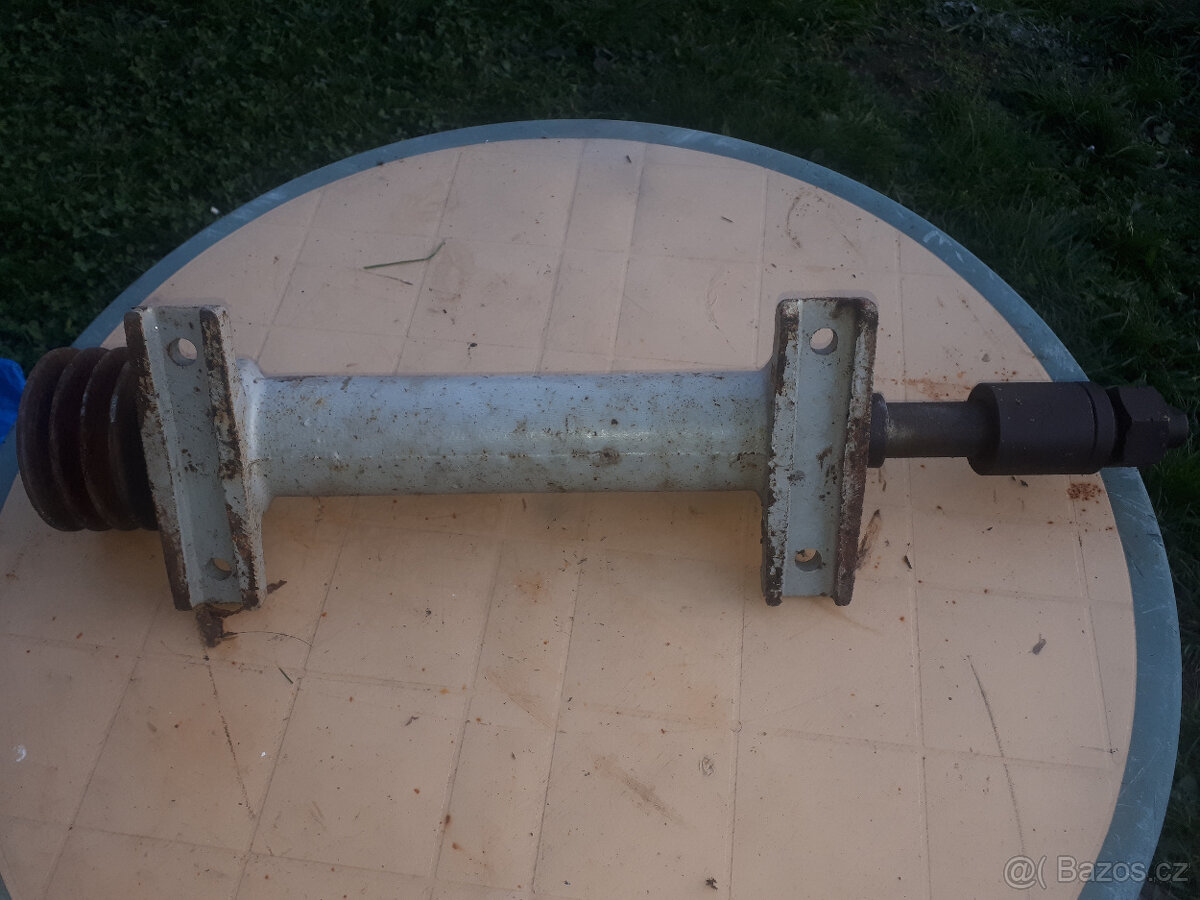 Hřídel cirkulárky - okružní pily (vřeteno) - 11