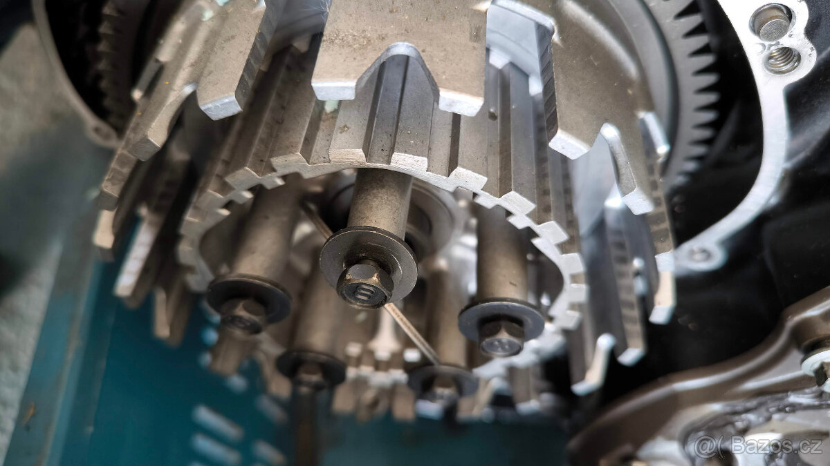 Díly Triumph Street Triple 675 - LEVNĚ - 11