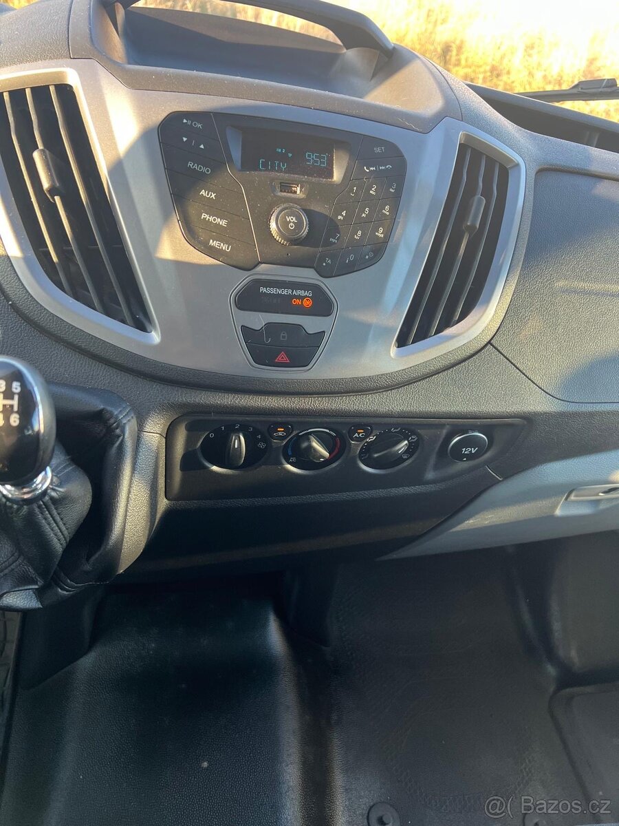 Ford Transit 7 míst 4/4 - 11