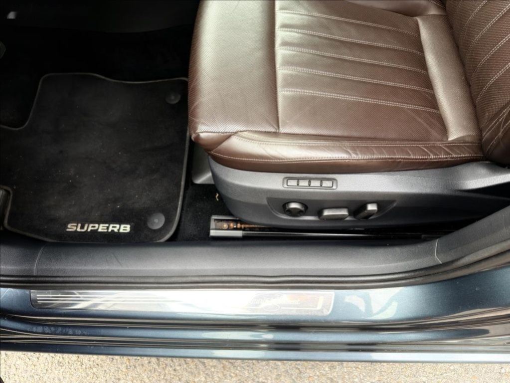 Škoda Superb,2,0 TDi Laurin & Klement - 11