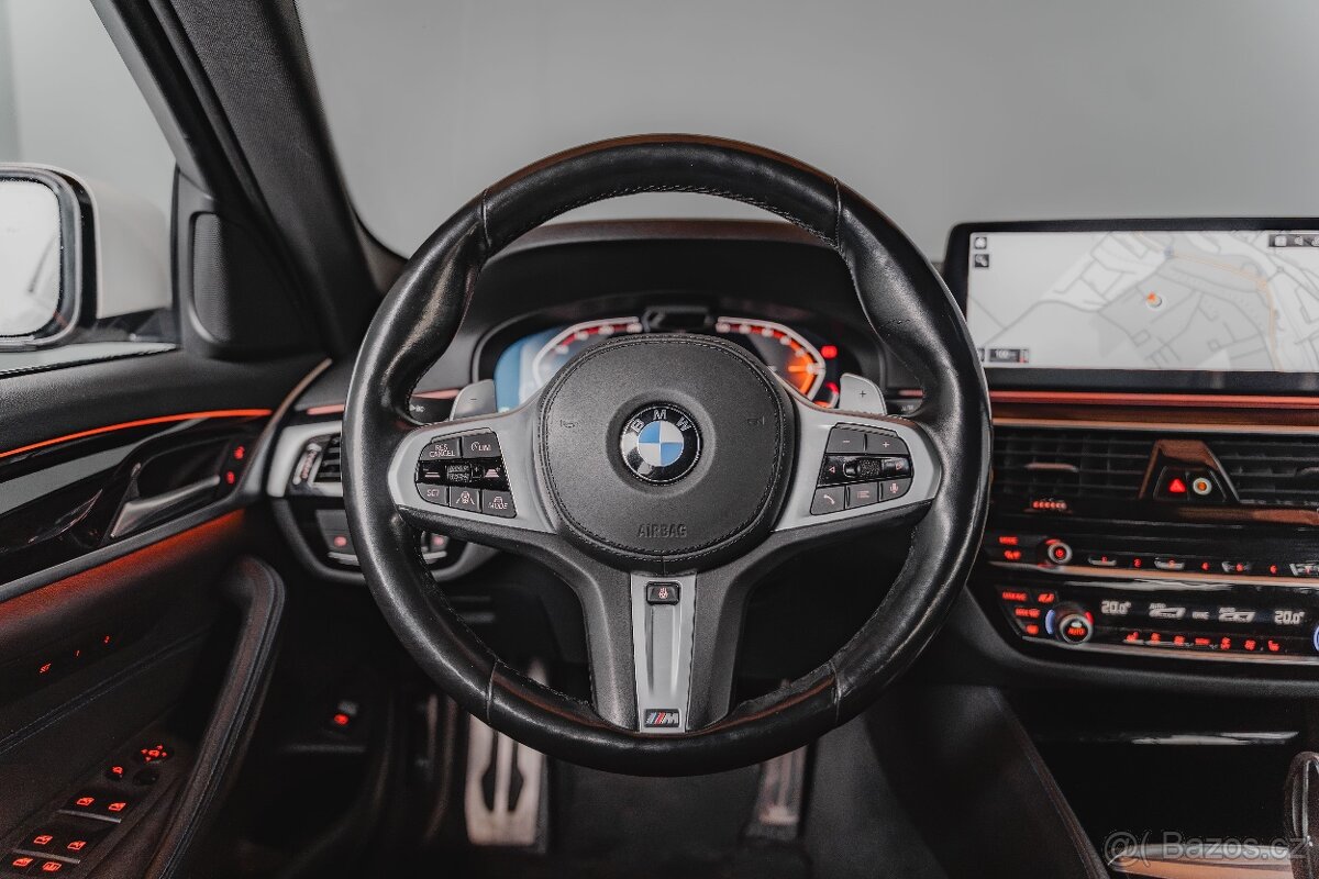 BMW 530d-210kW-xD-Mpaket-HUD-CZ-8xALU - 11