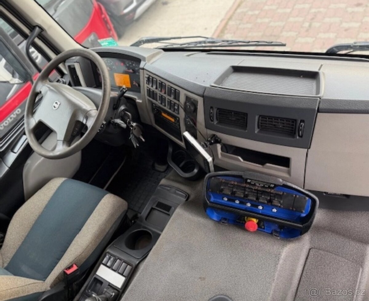 Volvo FE 320 6x2 E6 - valník s HDS - 11