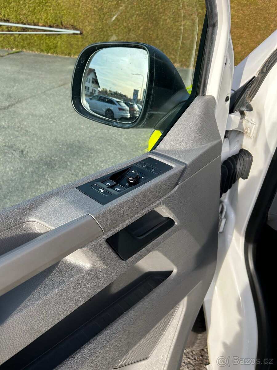 VW T6.1 - 2.0 TDI Sanitní vůz DSG - 4x4 - 11