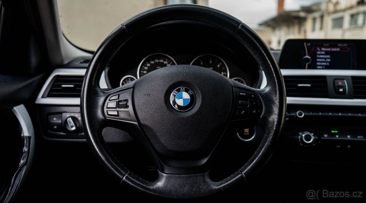 BMW Rad 3 318d e90 - 11