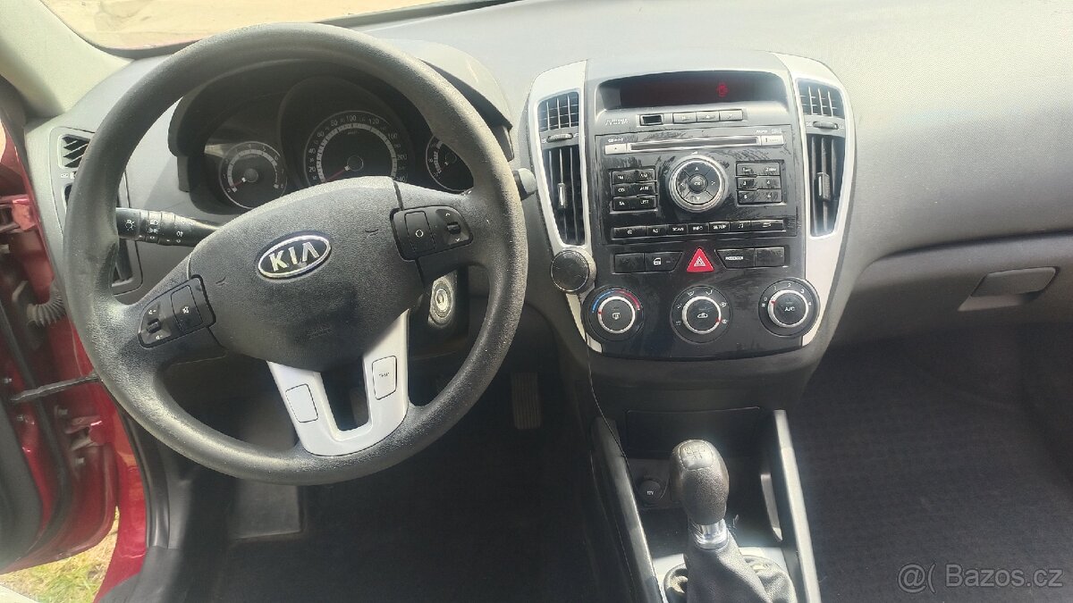 Kia ceed 1.4 66kw , rv 2010 - 11