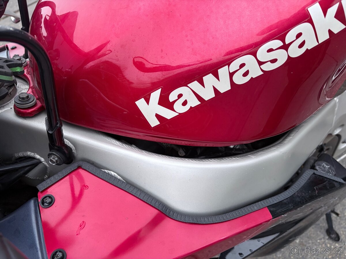 Kawasaki zx9r - 11