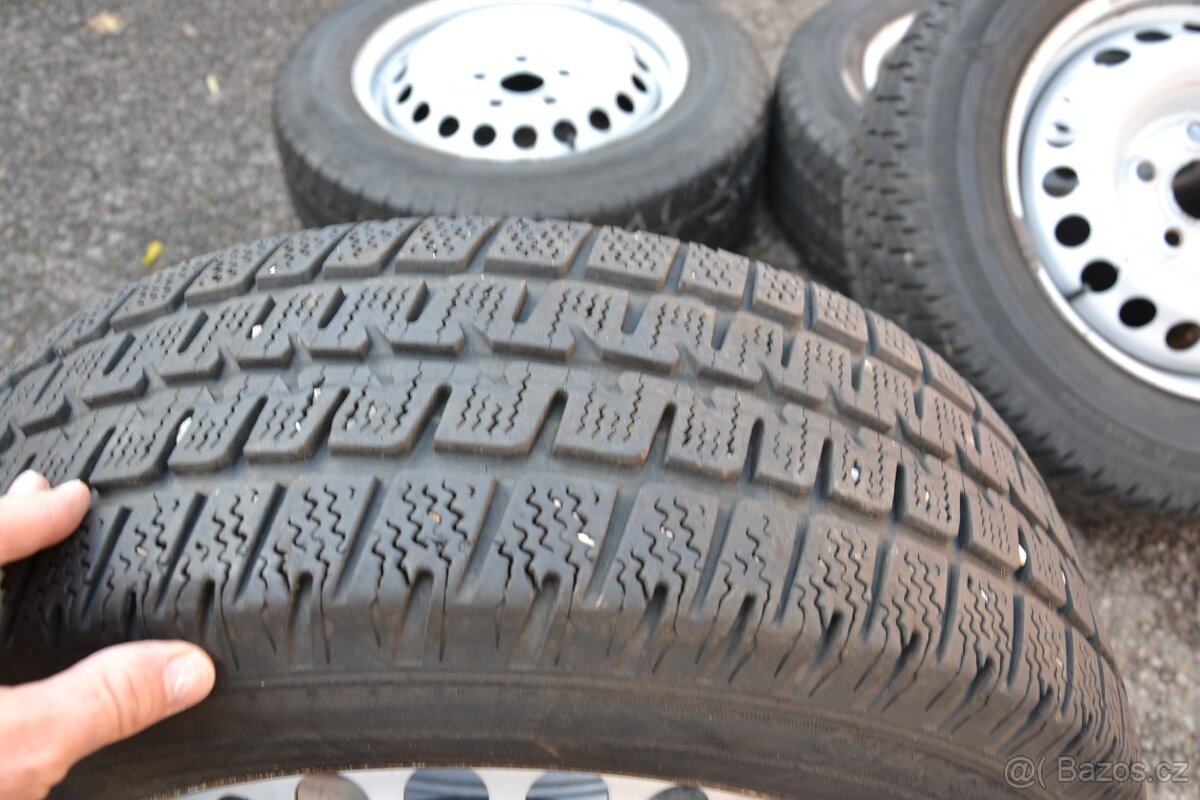 VW T5,T6 (6.1) - Sada pěkných zimních kol 205/65R16C zánovní - 11