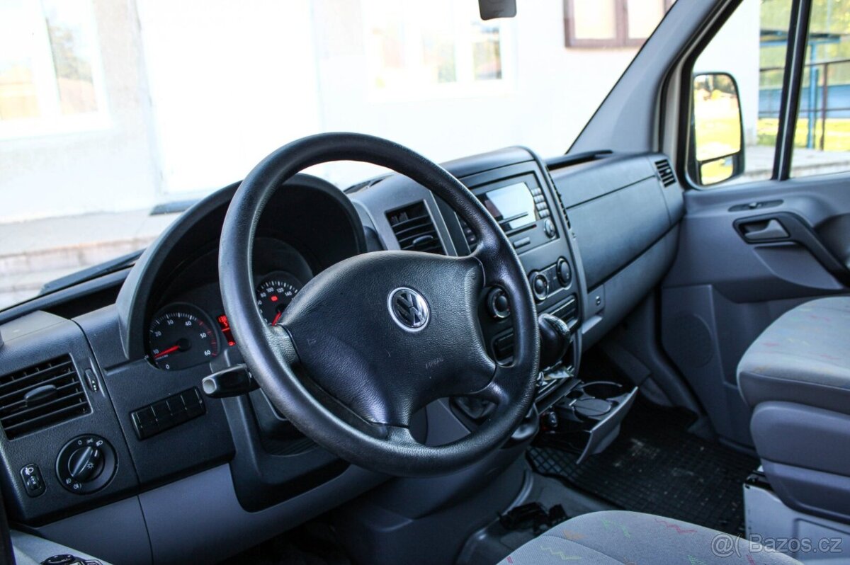 Volkswagen Crafter 2.5 TDI 9 MIEST - 11