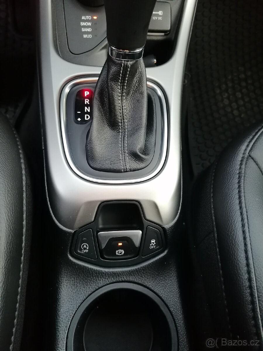 Jeep Compass, S 4x4,170 koní,plná výbava - 11