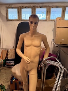 VYBAVENÍ OBCHODU S ODĚVY - 11