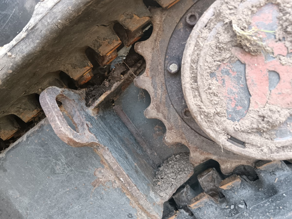 Bobcat E19 Minibagr 1,8 T - - 11