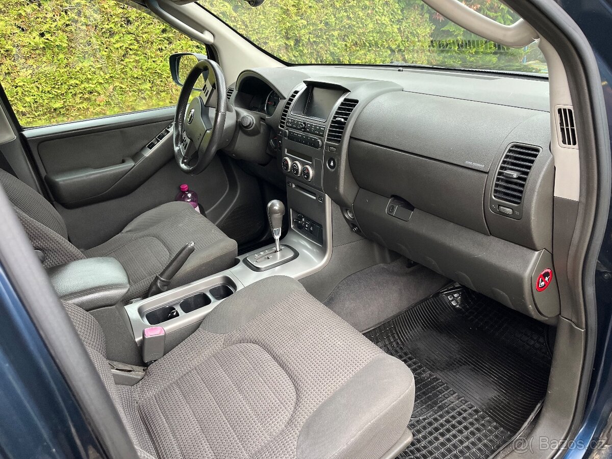 Nissan Pathfinder 2.5 128kw 4x4 7míst - 11