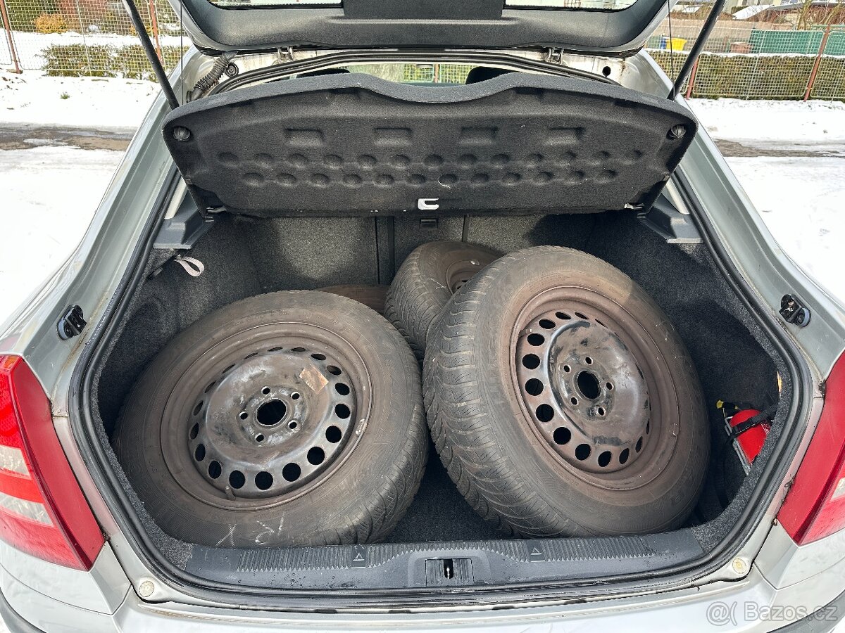 Škoda Octavia 1,9 TDi Senzory, Tažné, 8xDisky - 11
