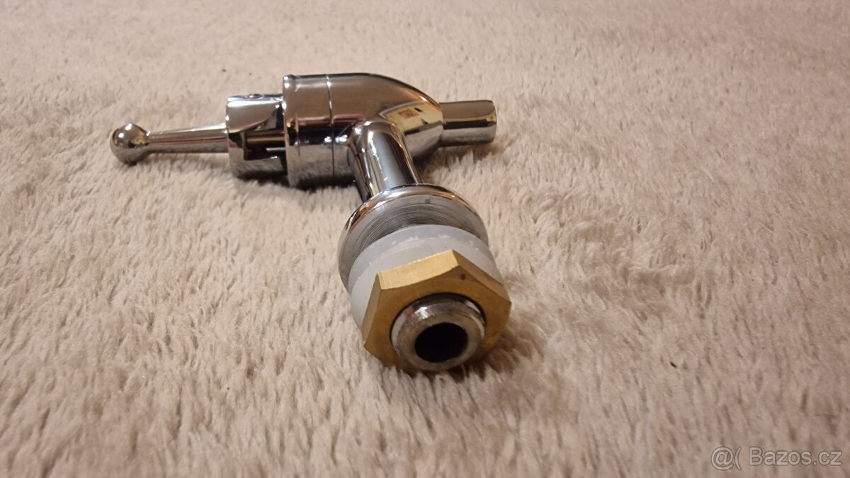 Kohoutek na karafu nebo vodní soudek - 11