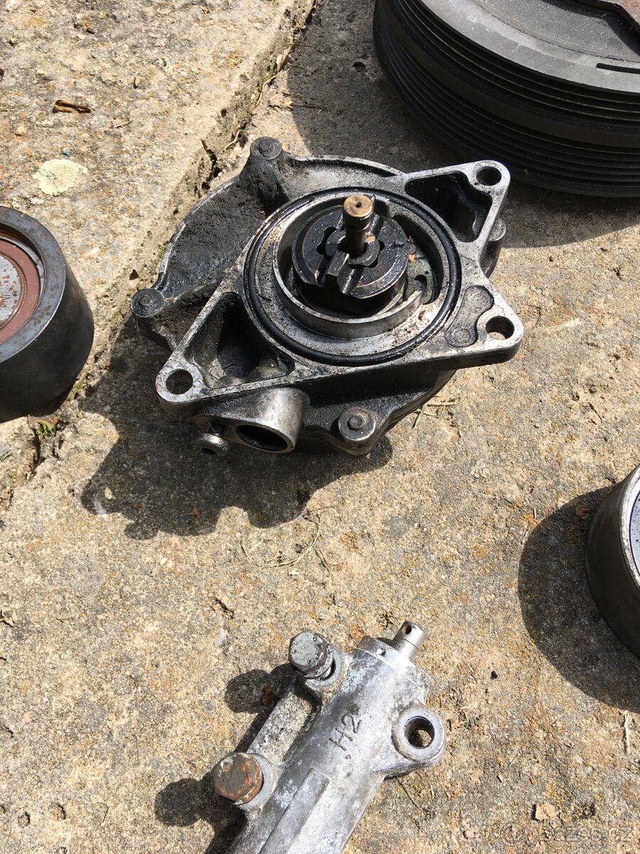 Motor 2.5 TDI V6 nahradni dily - 11