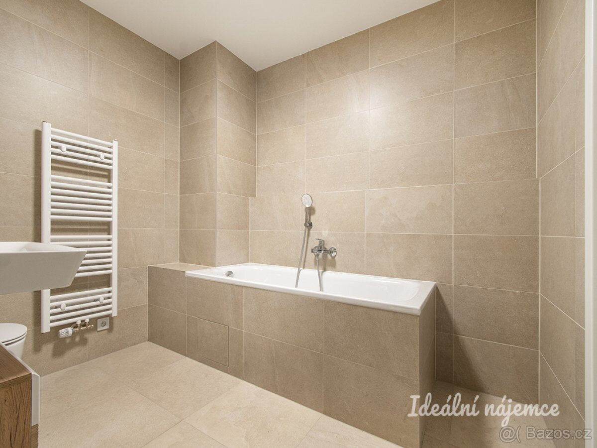 Pronájem bytu 2+kk, Dagmar Burešové, Žižkov, 26000 Kč/měs, 6 - 11