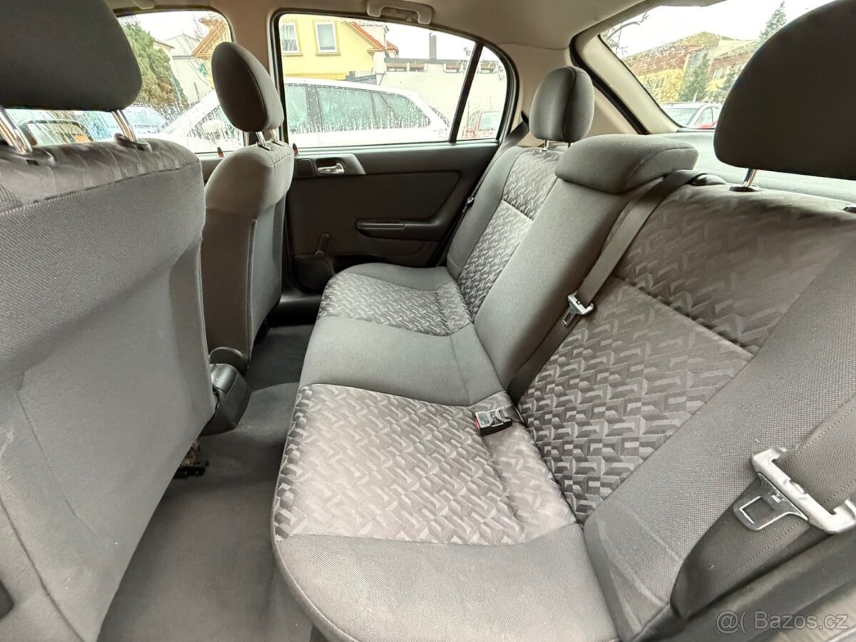 Opel Astra 1.2 - 11