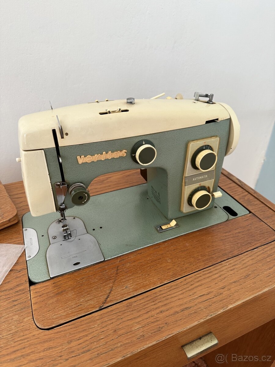 Skříňový šicí stroj včetně návodu - 11