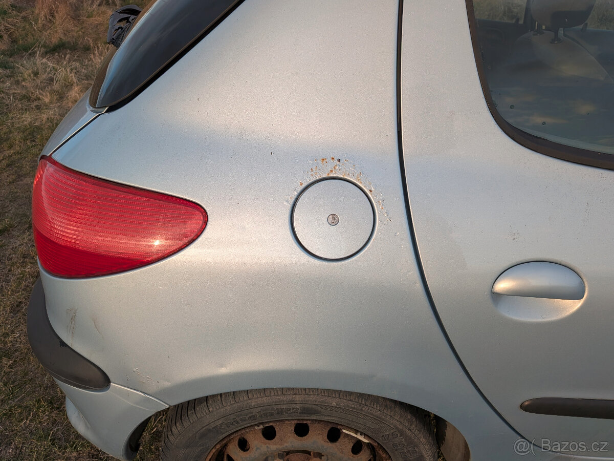 Peugeot 206- 1.4 55kW - 11