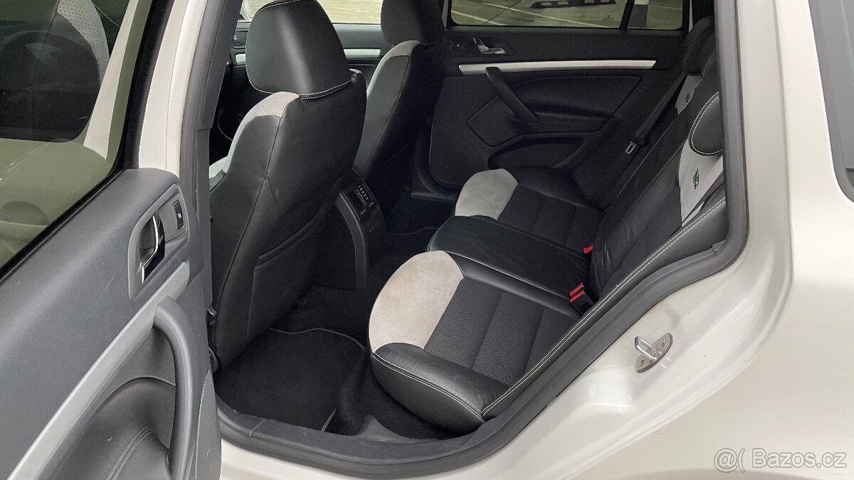 ŠKODA OCTAVIA 2.0TDi RS 125kW WEBASTO - 11