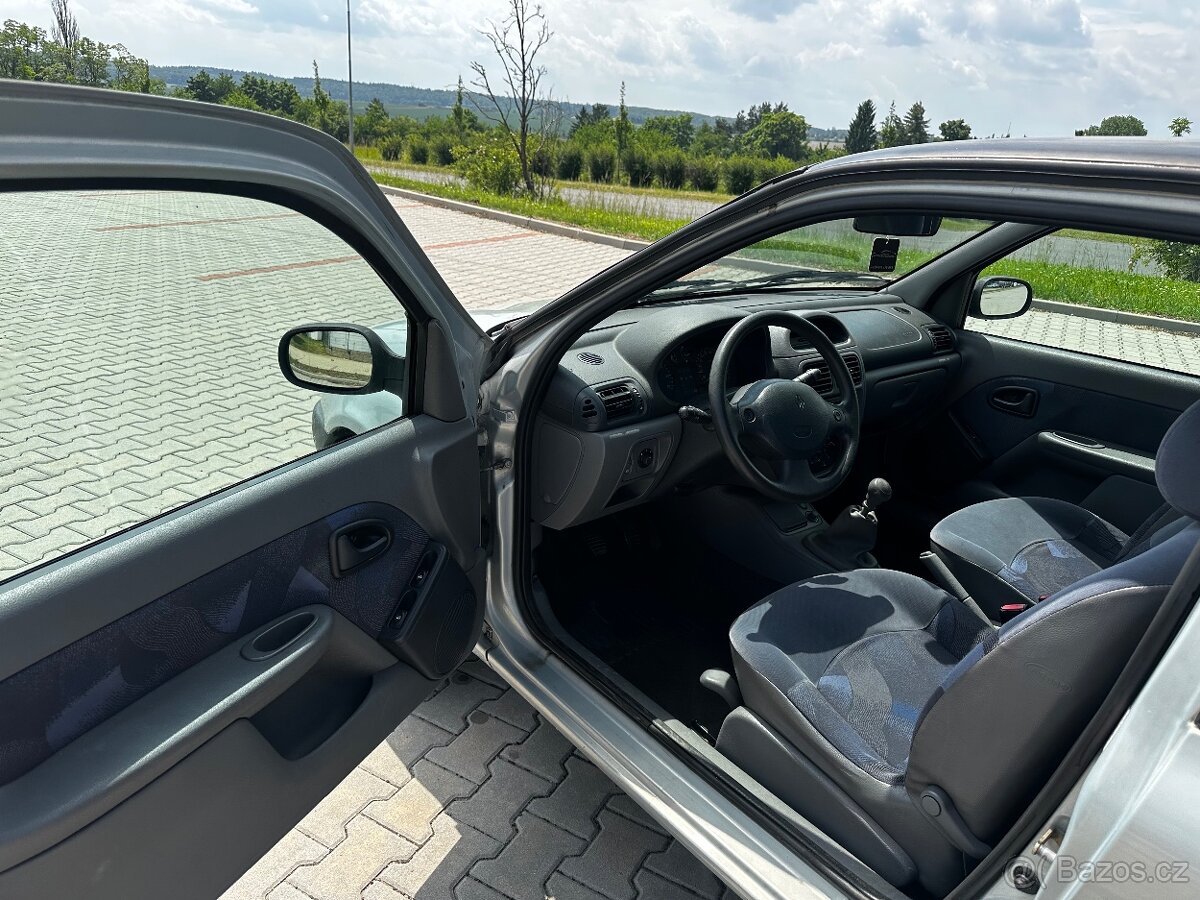 Renault Clio 1.2 55Kw Benzín - 11