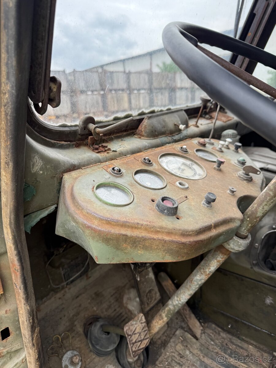 Praga V3S valník s hydraulickou rukou - 11