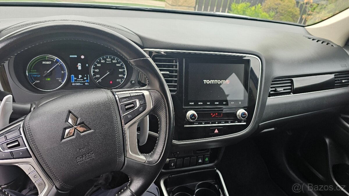 Mitsubishi Outlender 2.4 PHEV 165KW 4WD - 11