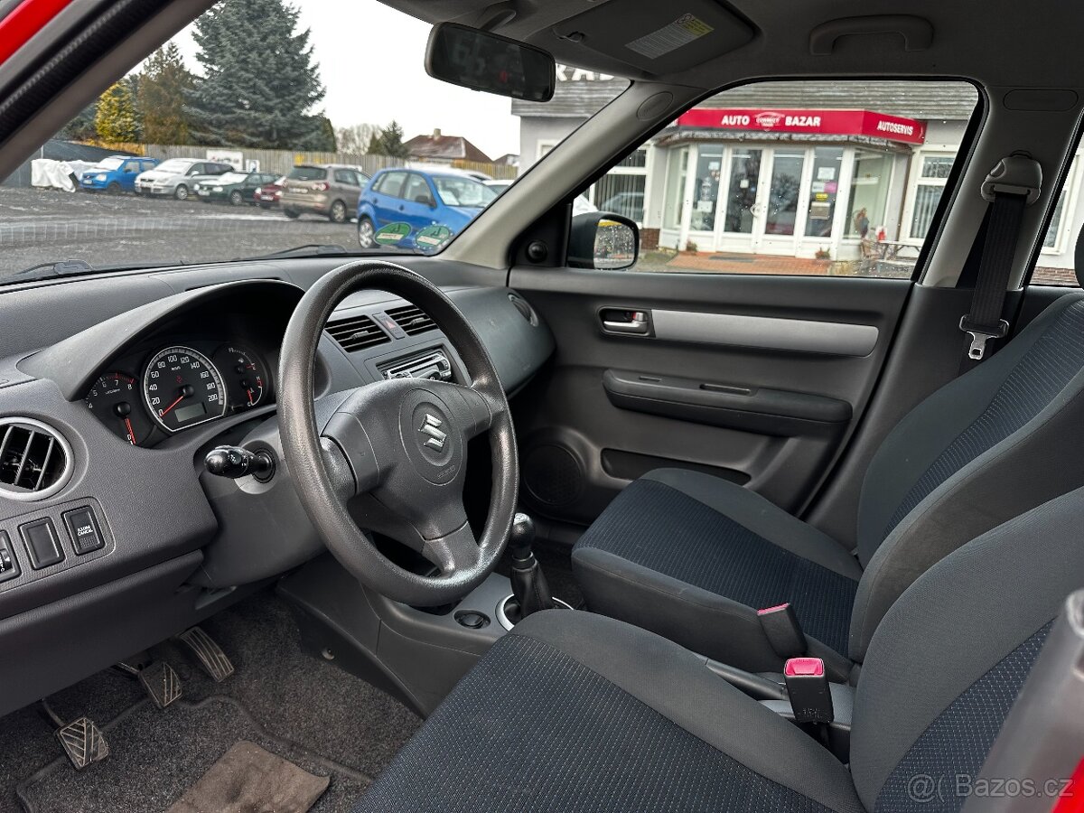 SUZUKI SWIFT 1,3i - KLIMA - NOVÁ STK - MÁLO KM-UDRŽOVANÝ VŮZ - 11
