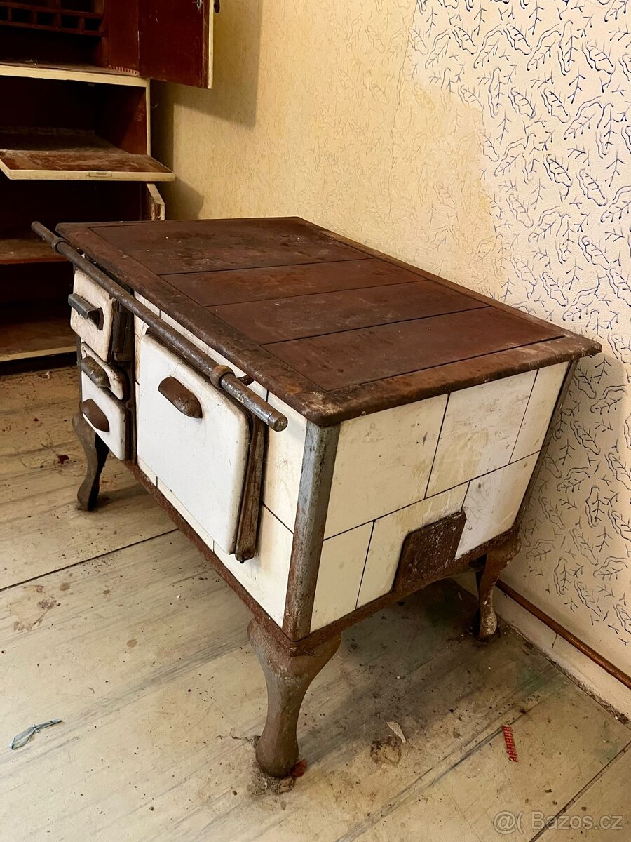 Prodám 2 stará kamna a 1 kotel - 11