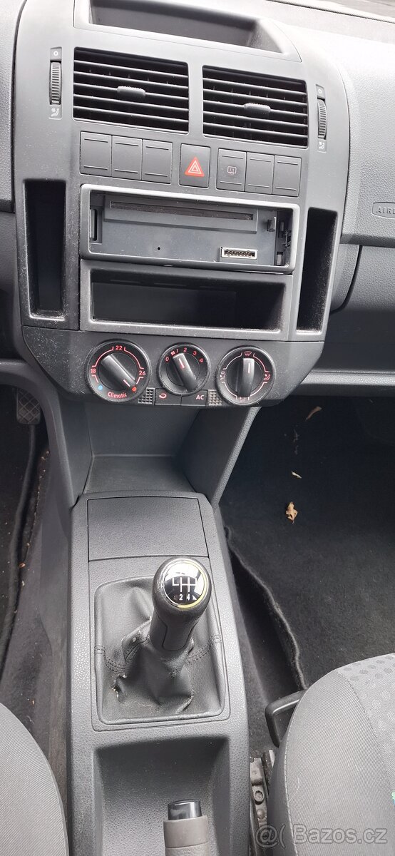 VW Polo 1.2/ 47kw/12v rok 2003 Nová STK - 11