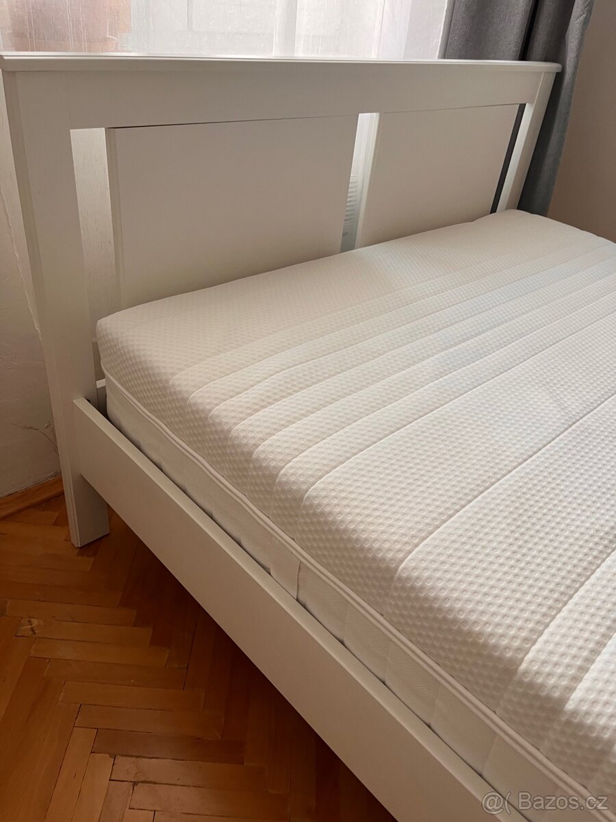 Postel s matrací - 11