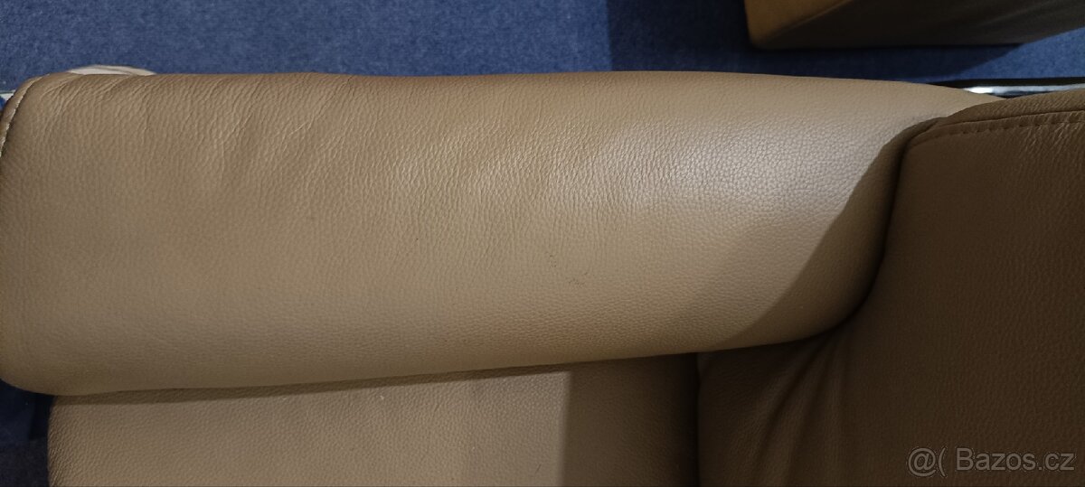Rohová kožená sedačka - 11