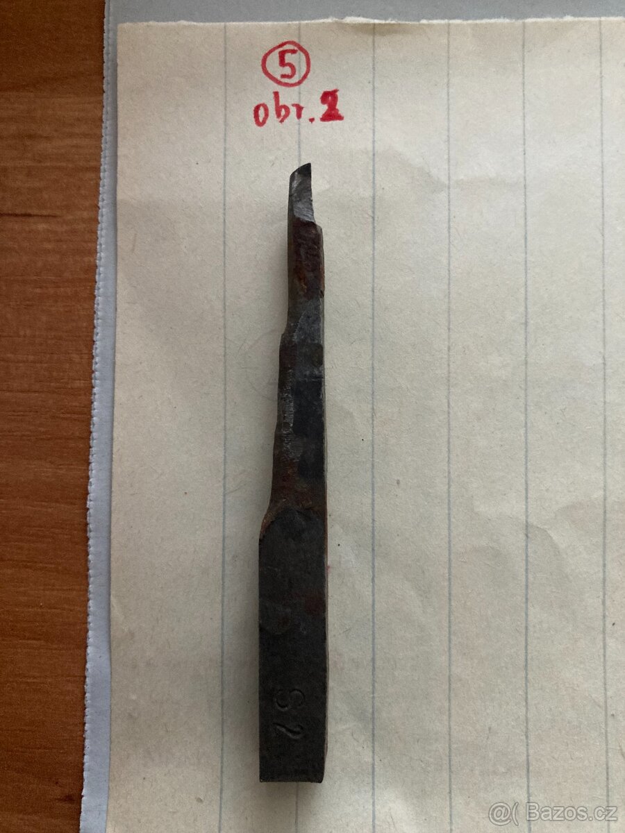 Nářadí, přístroje, náhradní díly a materiály z dílny - 11