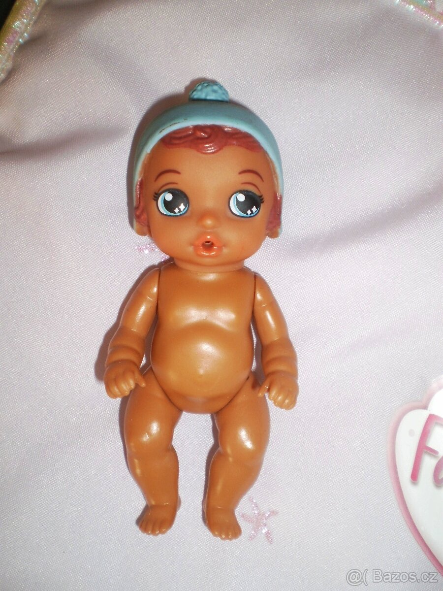 Tři panenky různé velikosti - 11