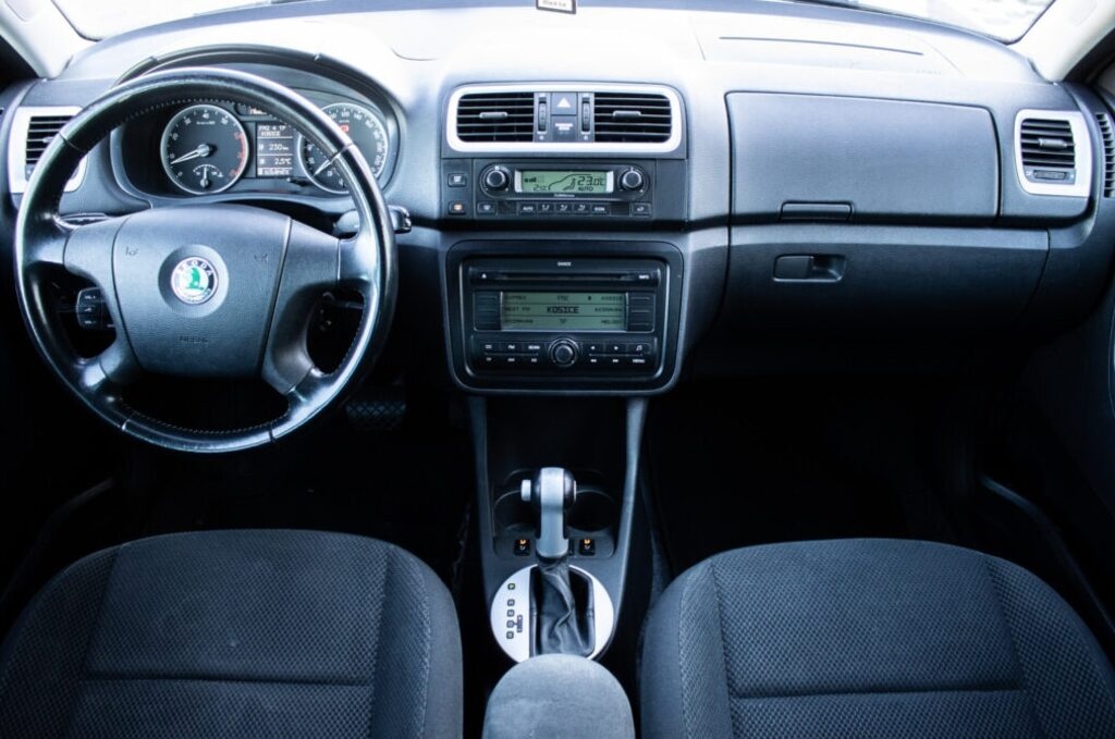 Škoda Fabia 1.6 Elegance, 77kW (2008) - 11