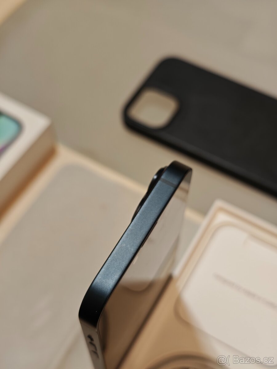 Apple iPhone 14 256 GB, černý - 11
