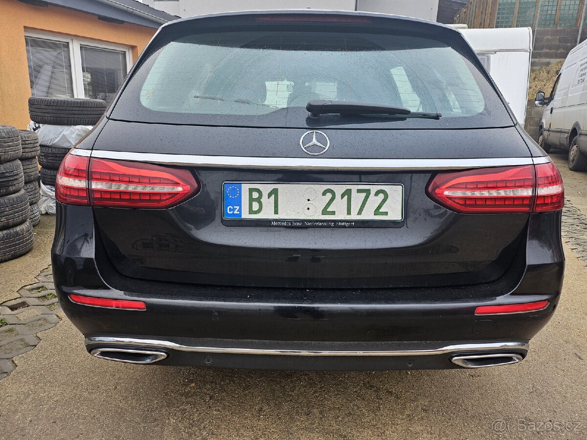 Mercedes Benz W213 E 220d Facelift Rok 2021 143 kW - 11