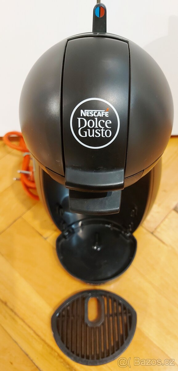 Kávovar na kapsle KRUPS KP10B31 - 11