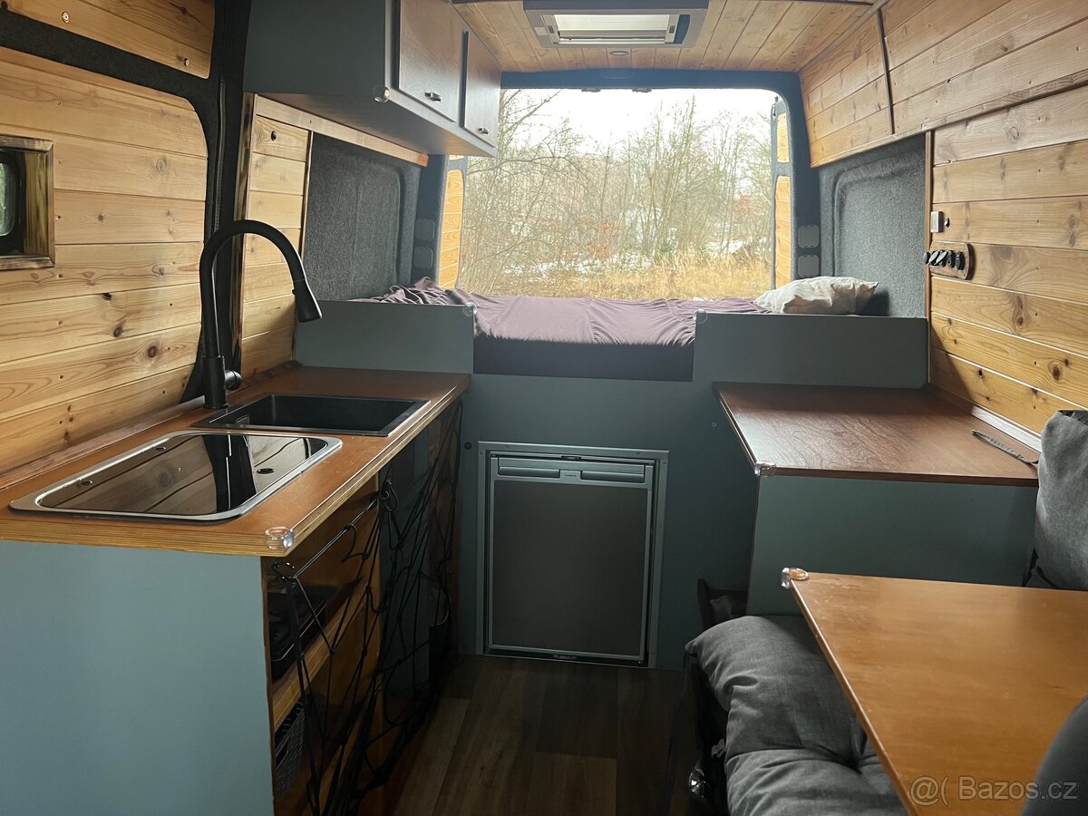 Obytný Mercedes-Benz Sprinter 210 - 11