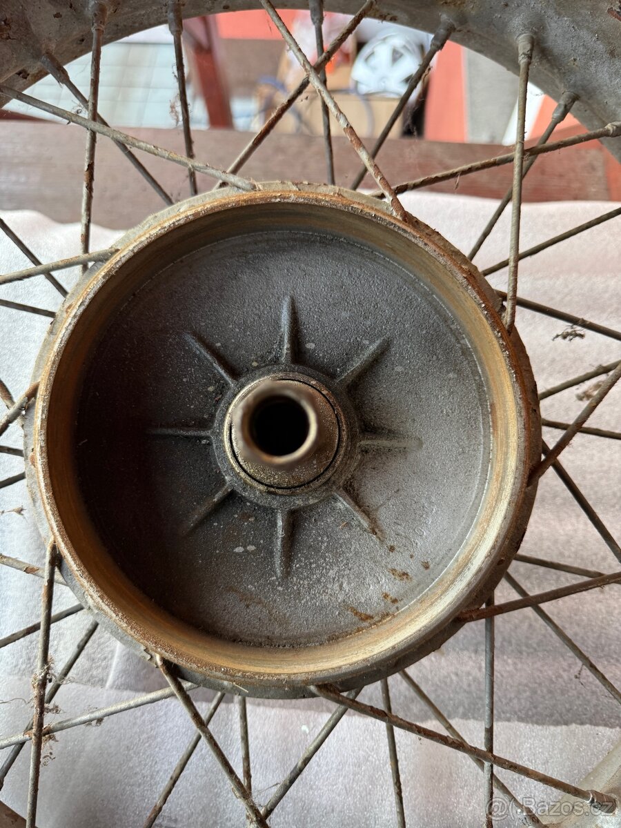 DKW - přední kolo s osou a brzdovým štítem - 11