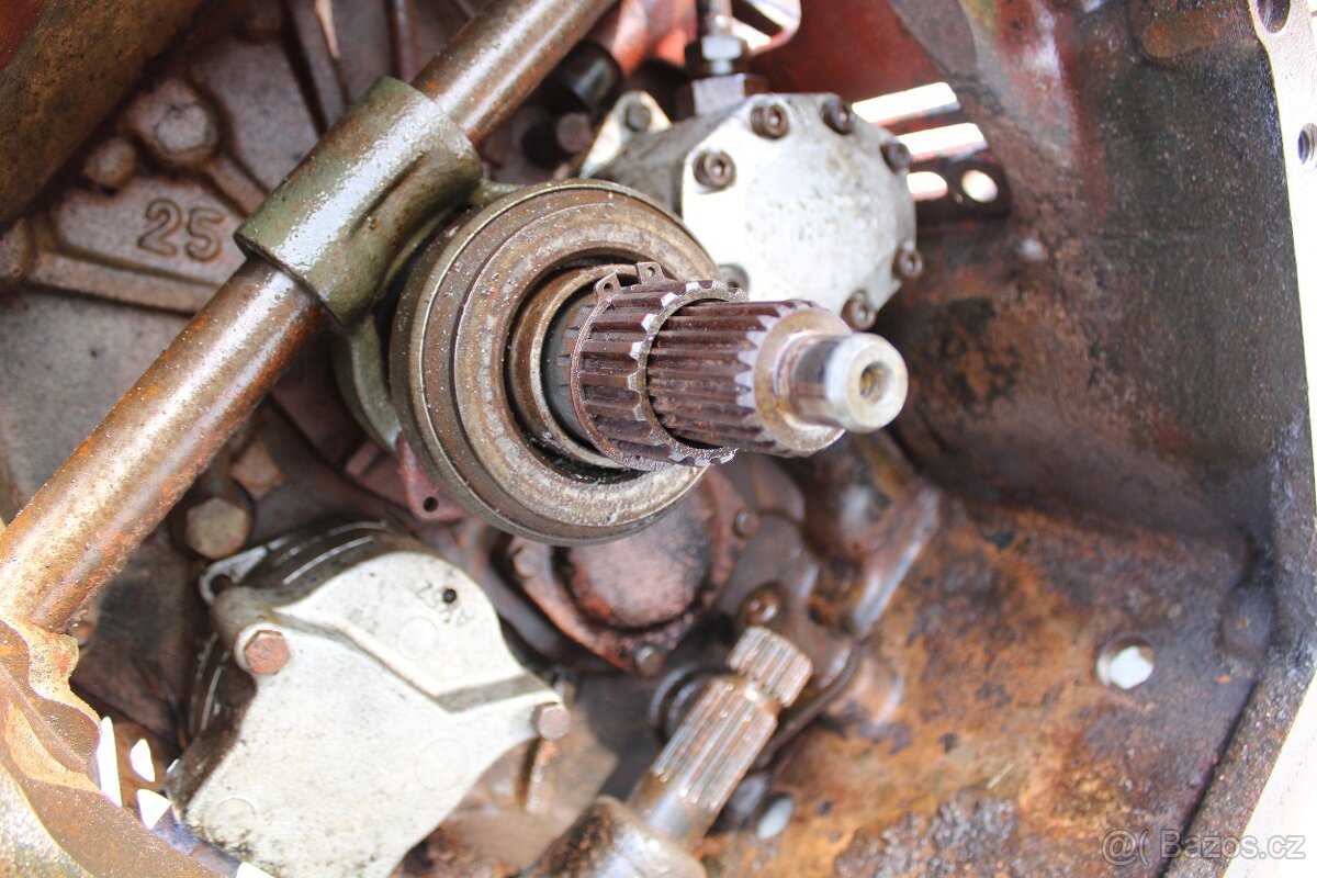 Zetor 8145 10145 převodovka zánovní z postřikovače rp6 - 11