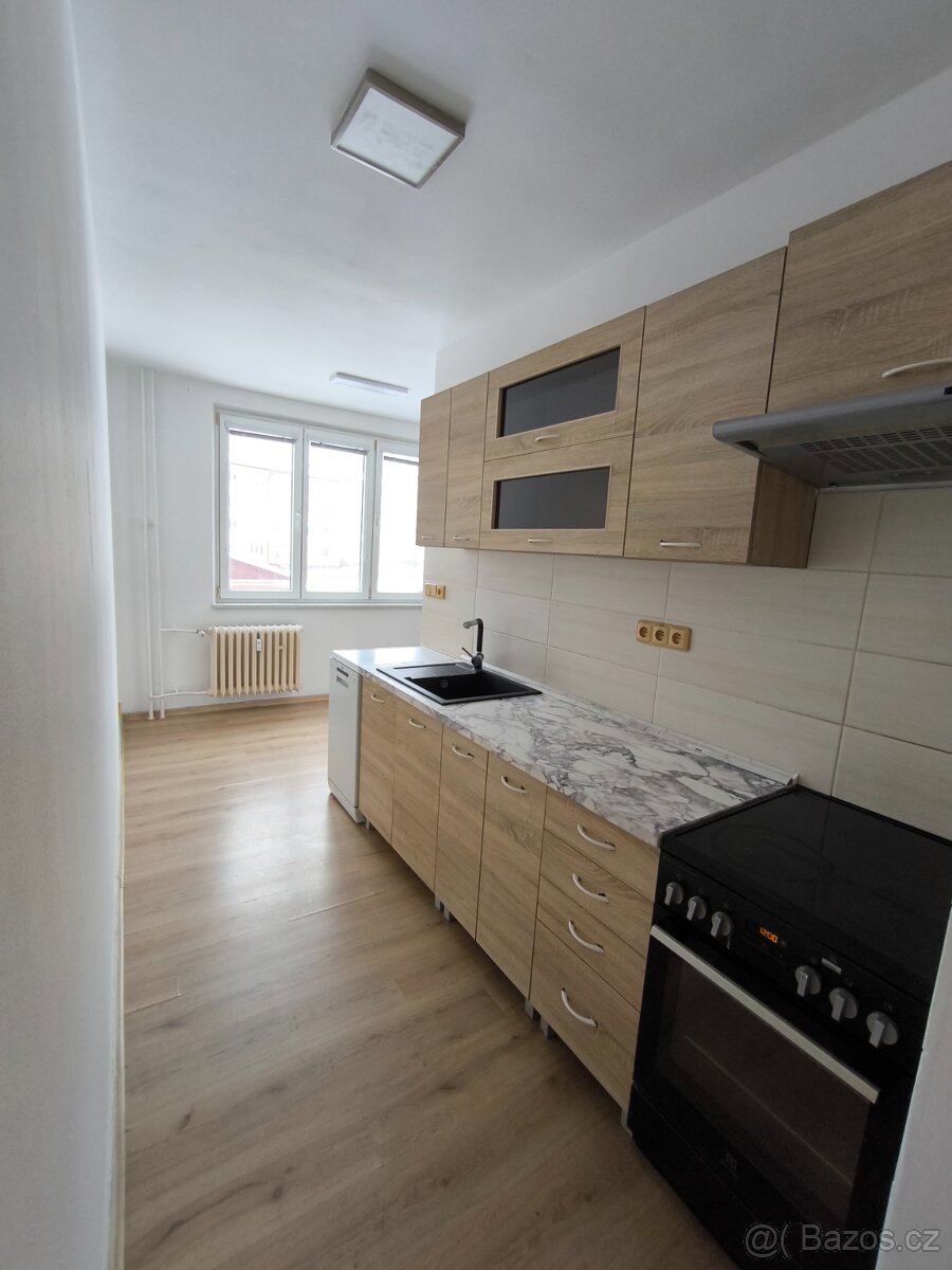 Pronájmu byt v Aši 2+1 - 11