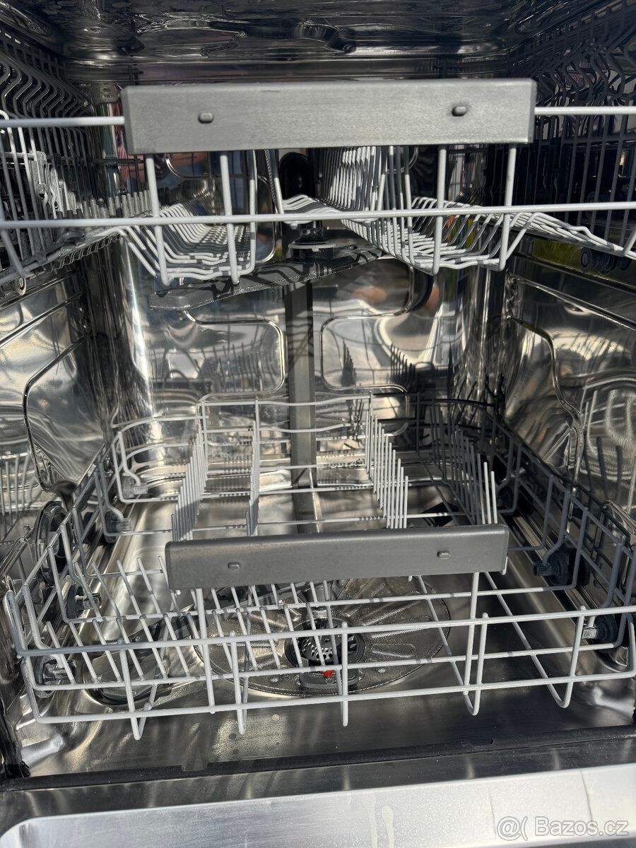 Myčka na nádobí ELECTROLUX ESI 5540 LOX - 11