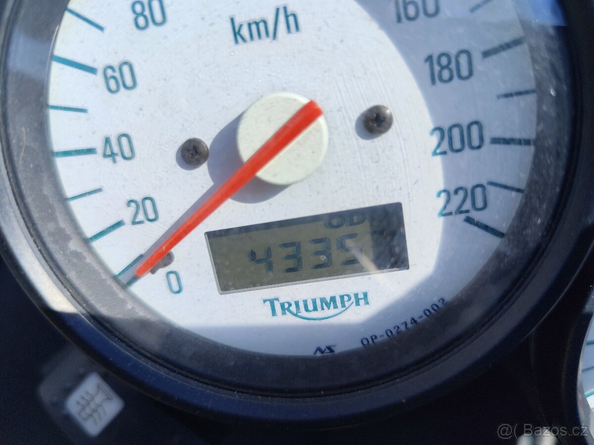 TRIUMPH TIGER 955I - 11