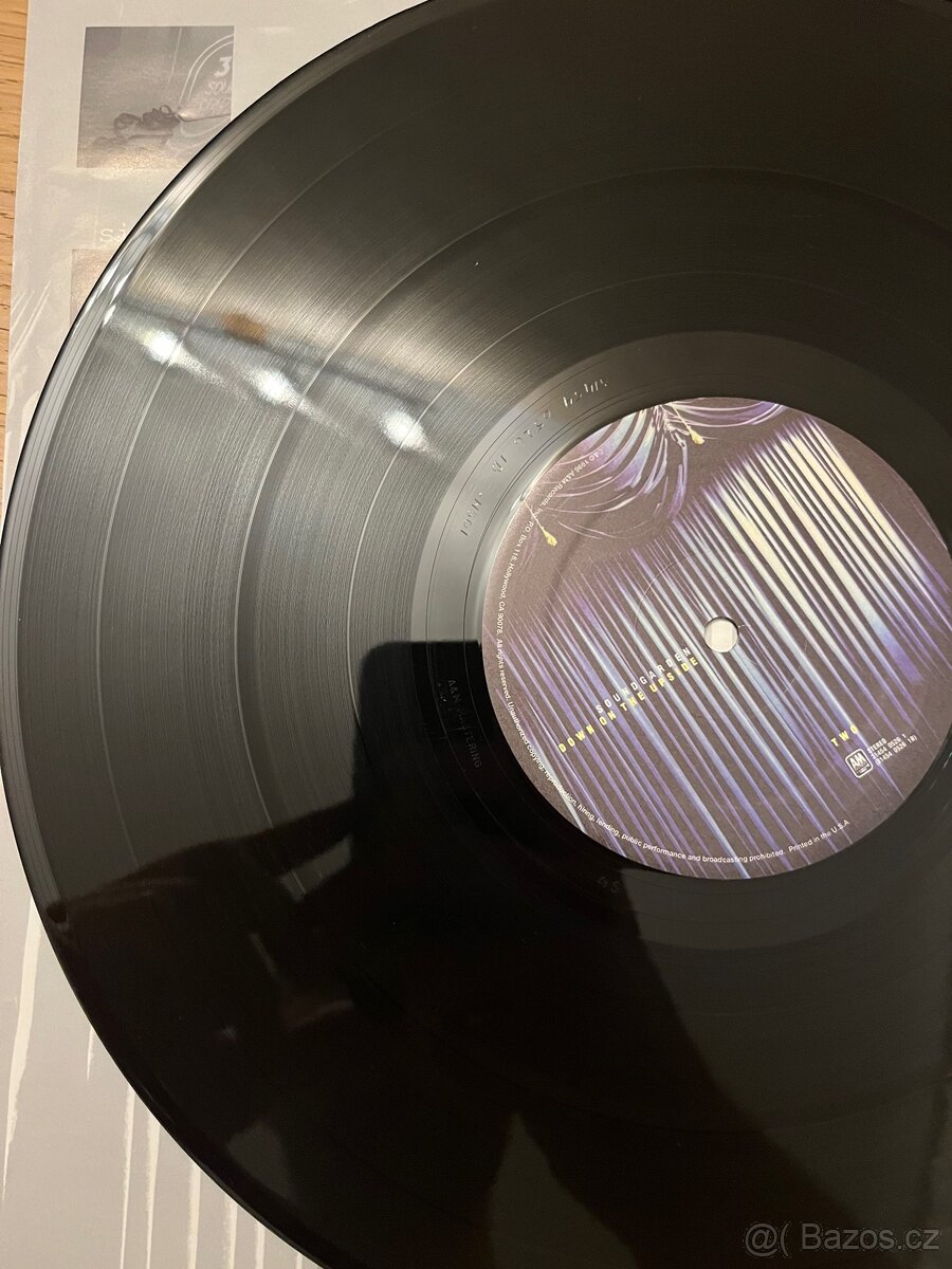 Soundgarden – Down On The Upside - 11