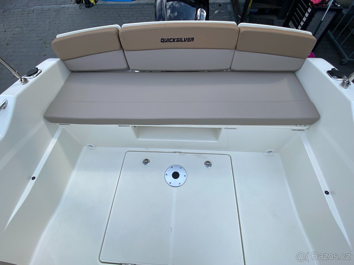 QUICKSILVER 555 CABIN - 11