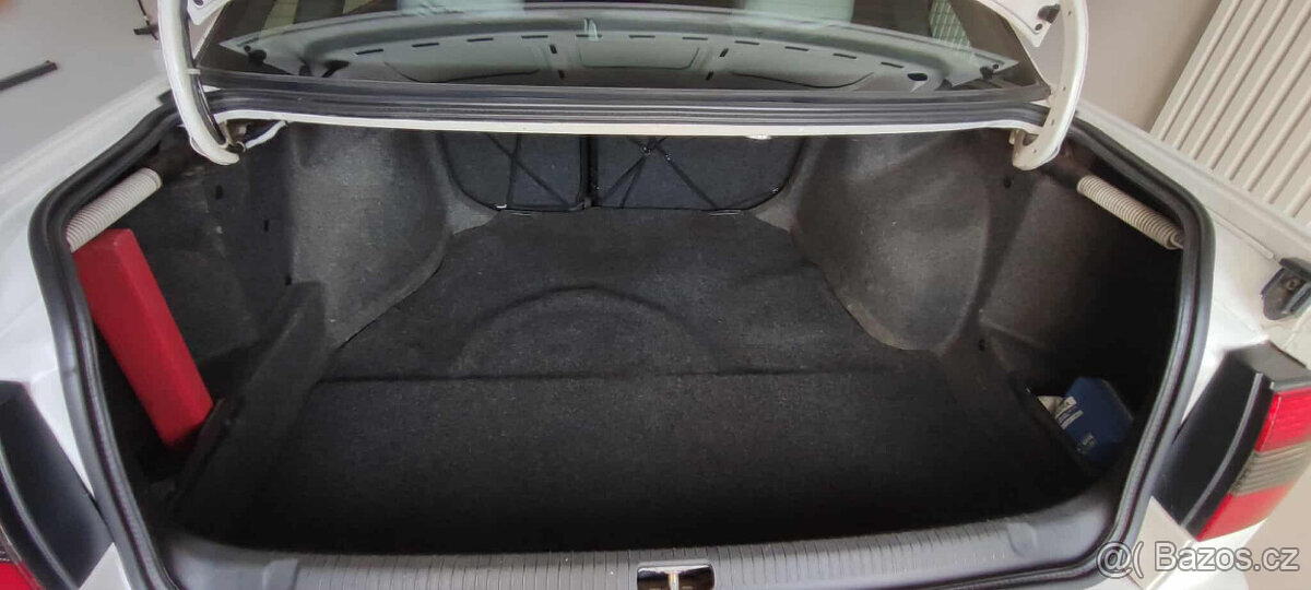 Volkswagen Passat - 11