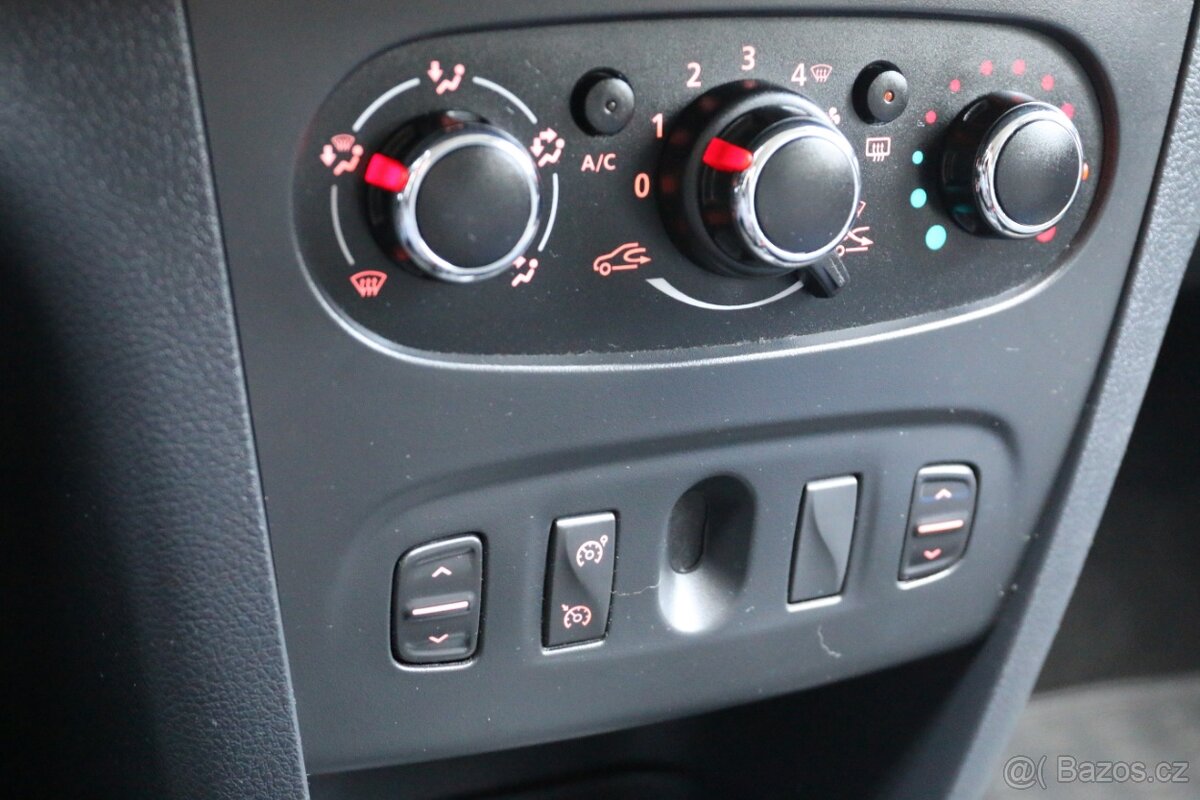 Dacia Sandero 0.9 ČR, Navigace - 11